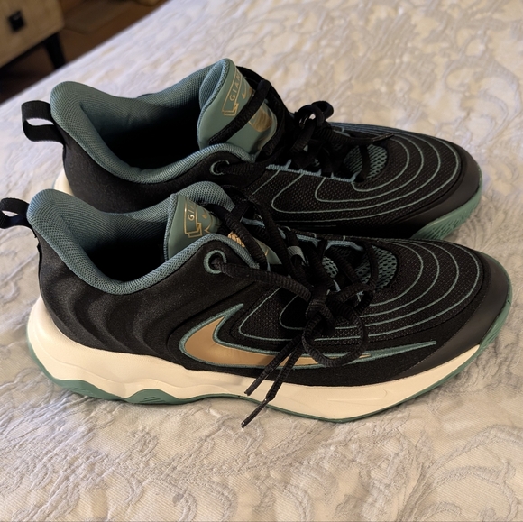 Nike Giannis Immortality 4 Women's sz 7.5 Kid's 6 Black Bicoastal Ivory & Gold - Picture 5 of 12